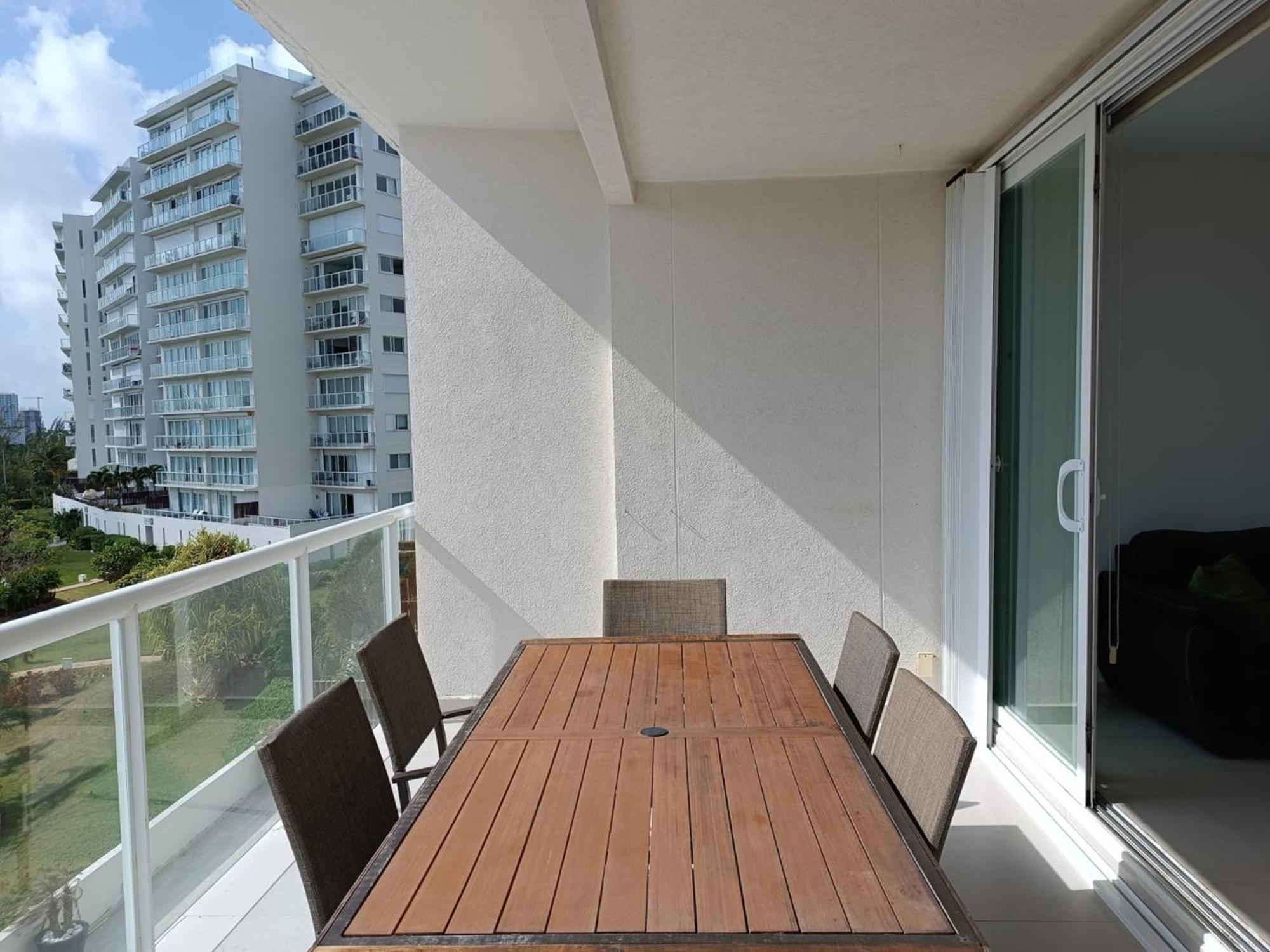 New Beachfront Luxury Apartments Cancún Kültér fotó