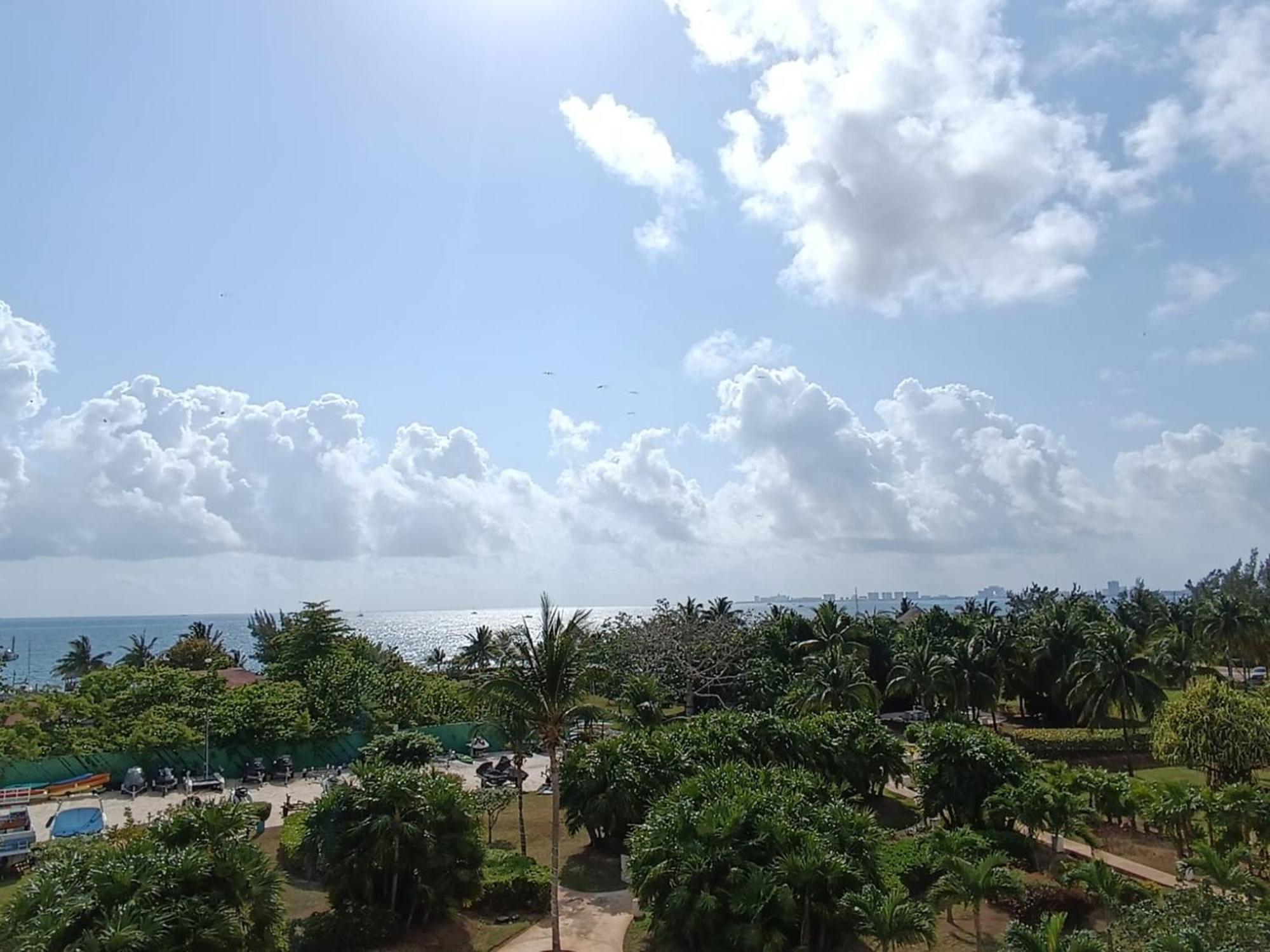 New Beachfront Luxury Apartments Cancún Kültér fotó