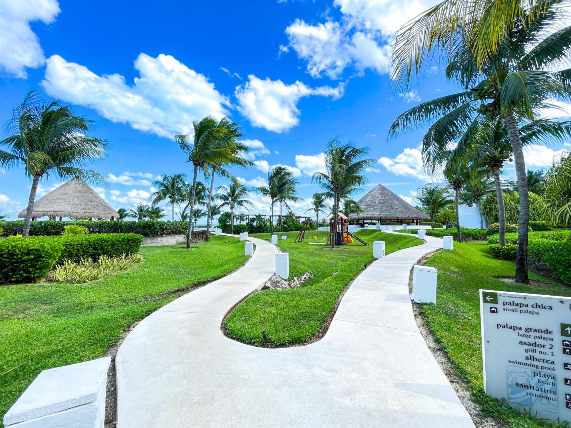 New Beachfront Luxury Apartments Cancún Kültér fotó