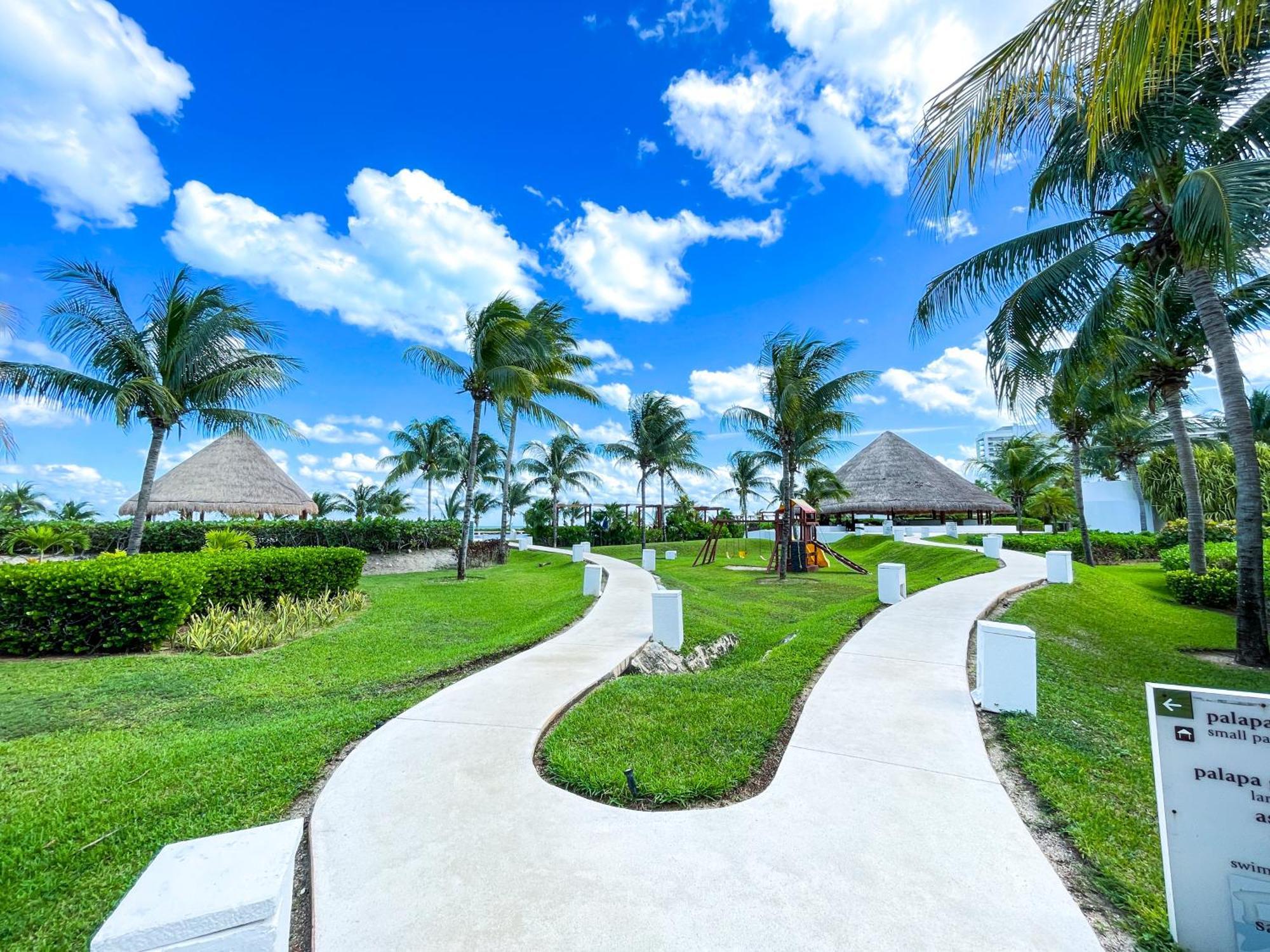 New Beachfront Luxury Apartments Cancún Kültér fotó