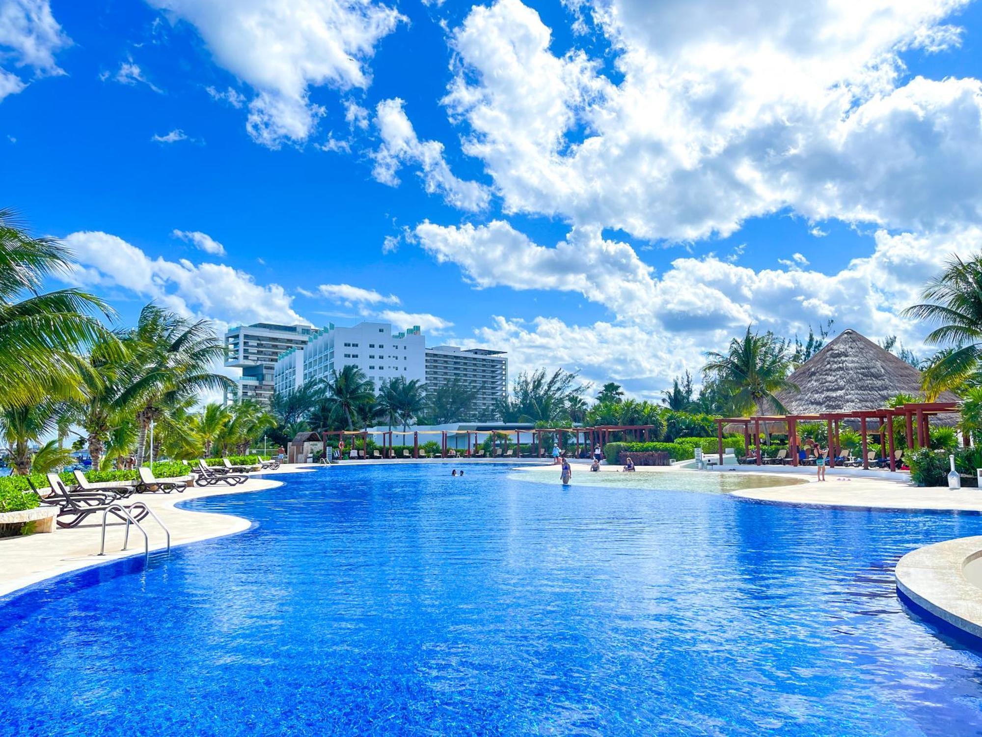 New Beachfront Luxury Apartments Cancún Kültér fotó
