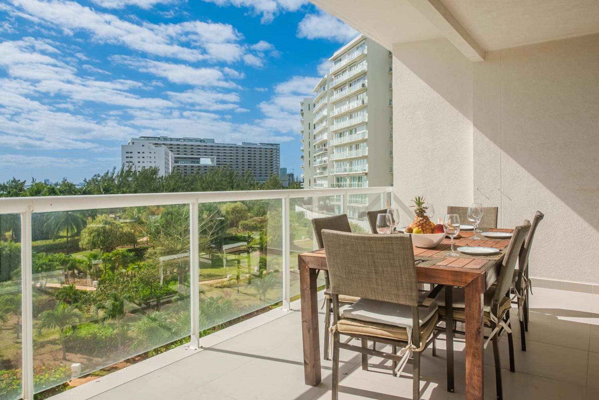 New Beachfront Luxury Apartments Cancún Kültér fotó